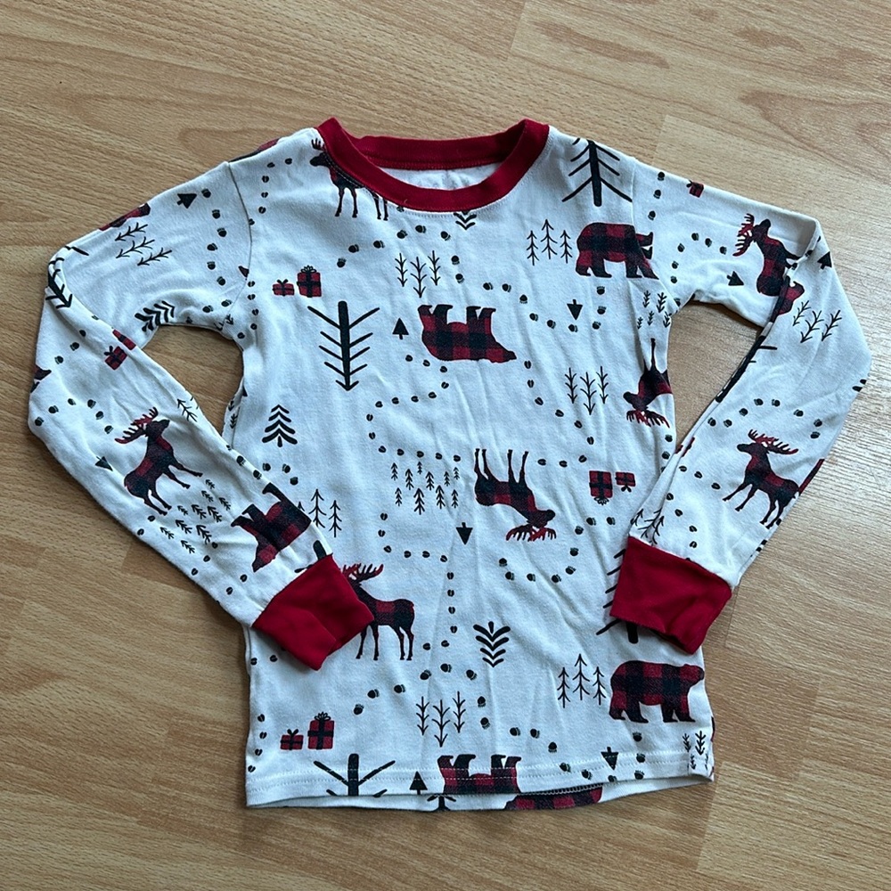 8/$25 The Children's Place Moose and Bear Festive Winter Pajama Top Kids Size 6